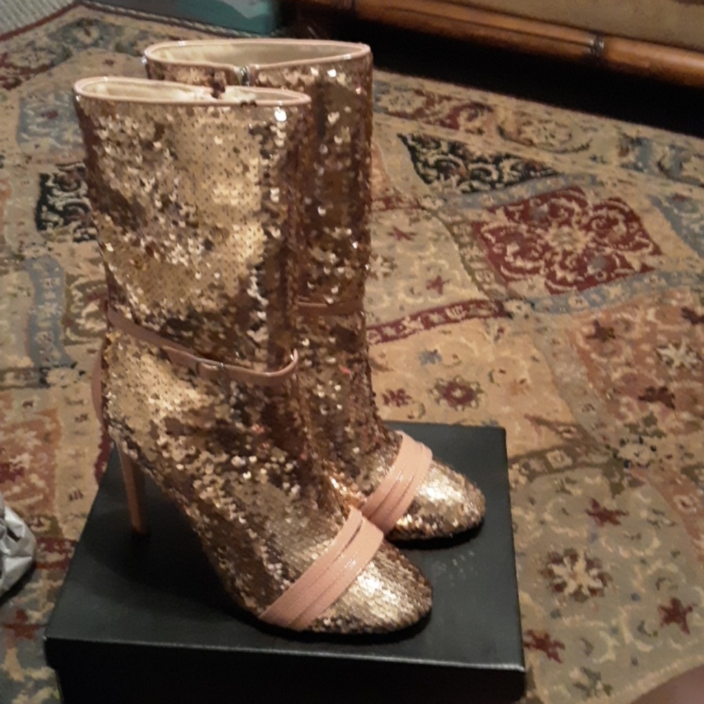 Boots with a free purse to match